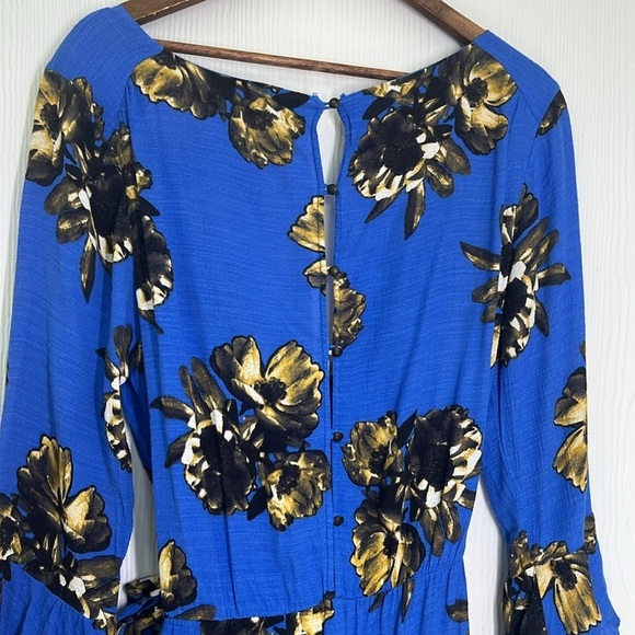 Free People - All The Right Ruffles Bright Blue Floral Short Romper Size Medium - Picture 12 of 13